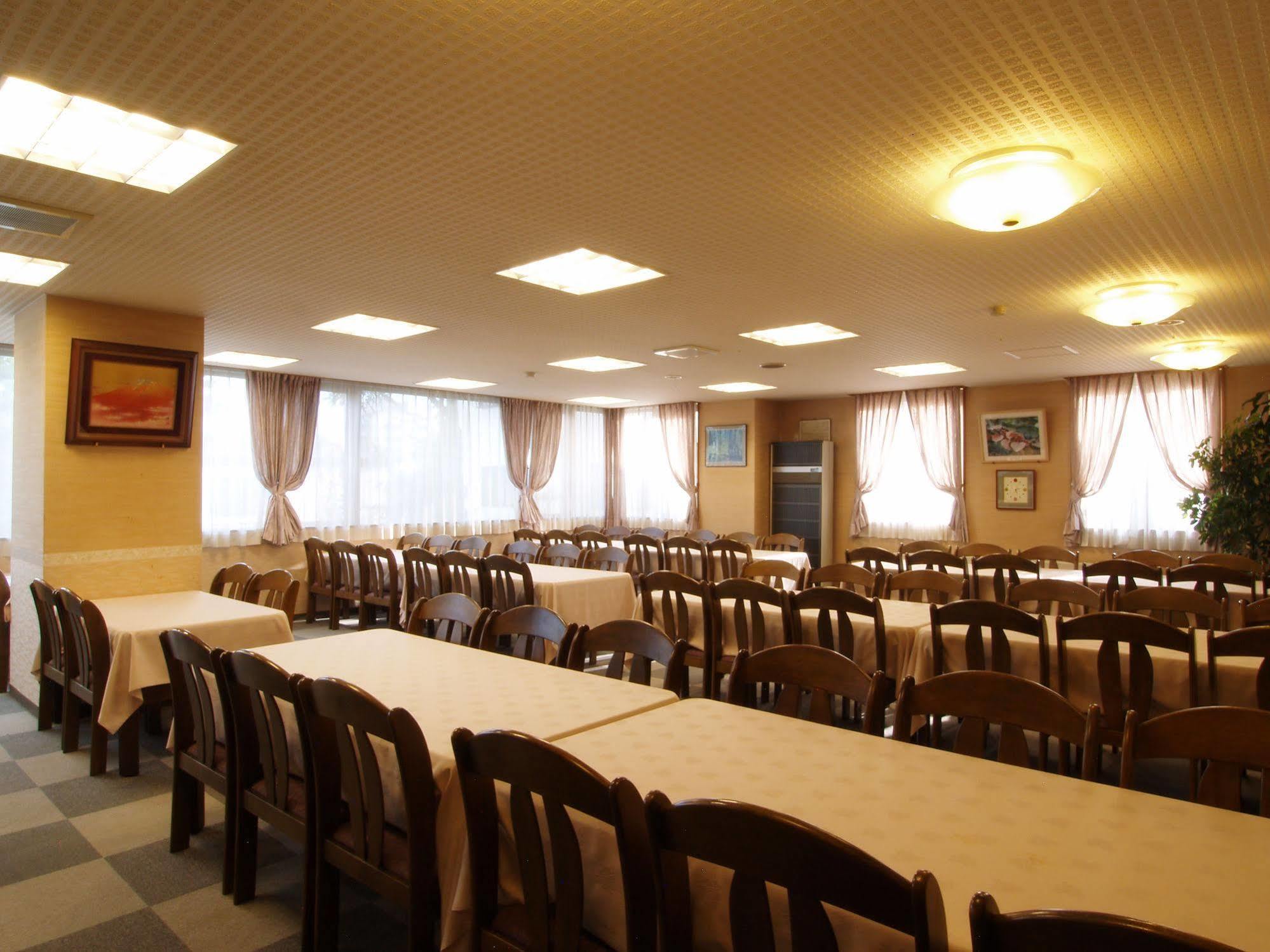 Central Inn Hakuba Exteriör bild